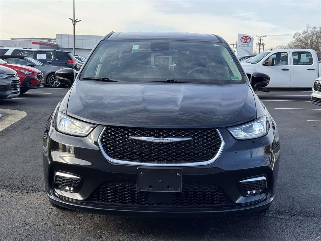 Used 2024 Chrysler Pacifica Touring-L image 25