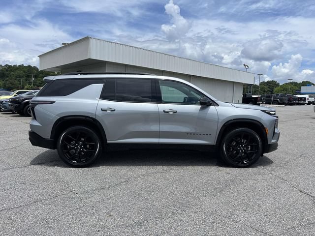 Used 2024 Chevrolet Traverse RS FWD image 2