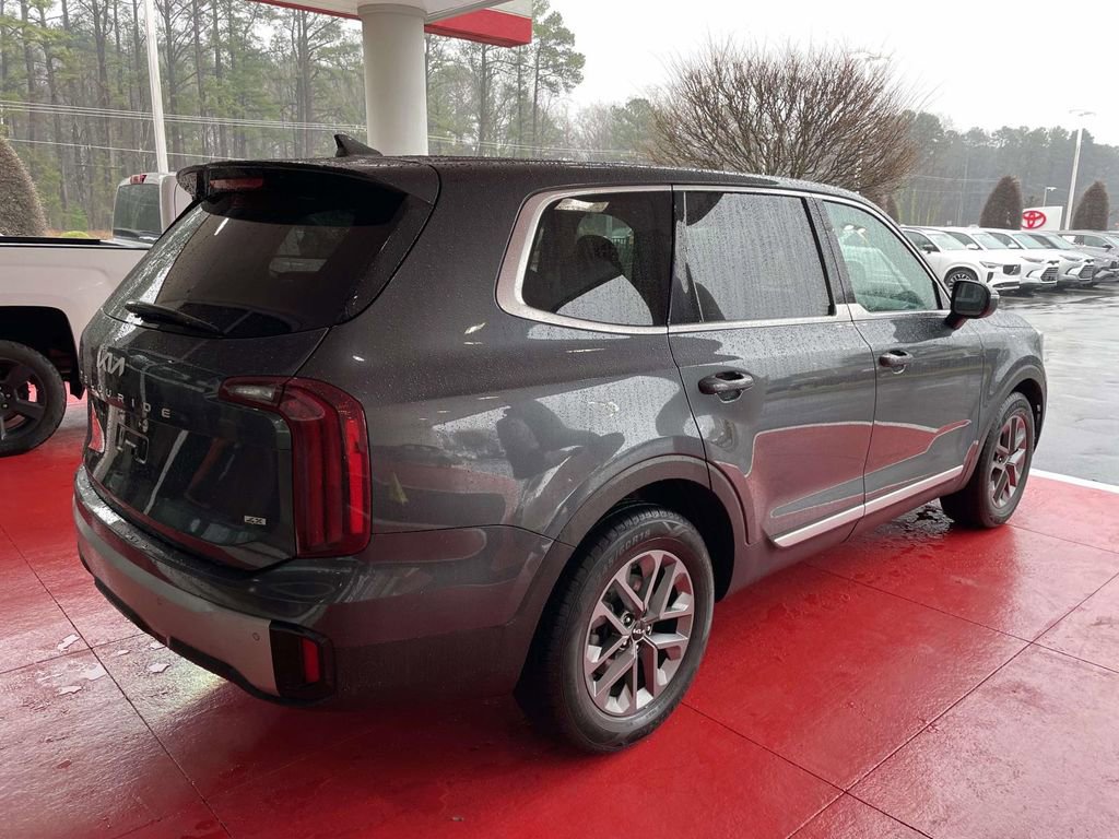 Used 2023 Kia Telluride LX image 9
