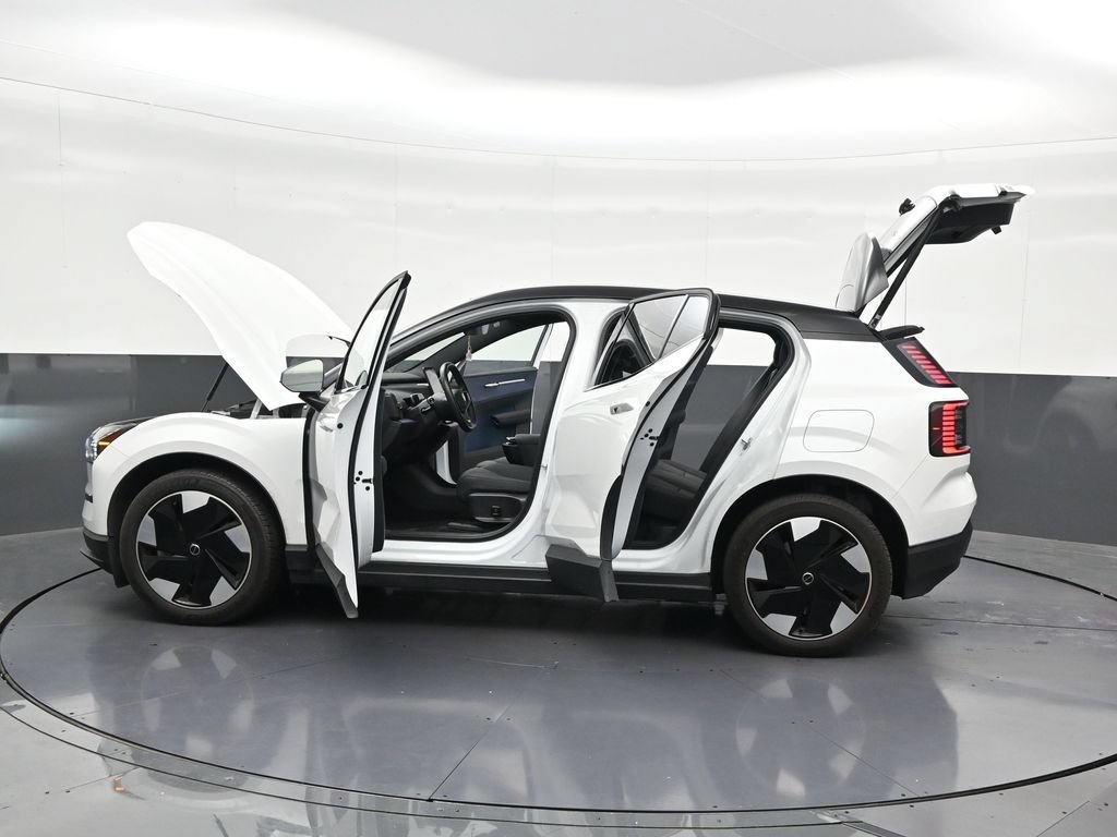 Certified 2025 Volvo EX30 Plus AWD/4WD image 33