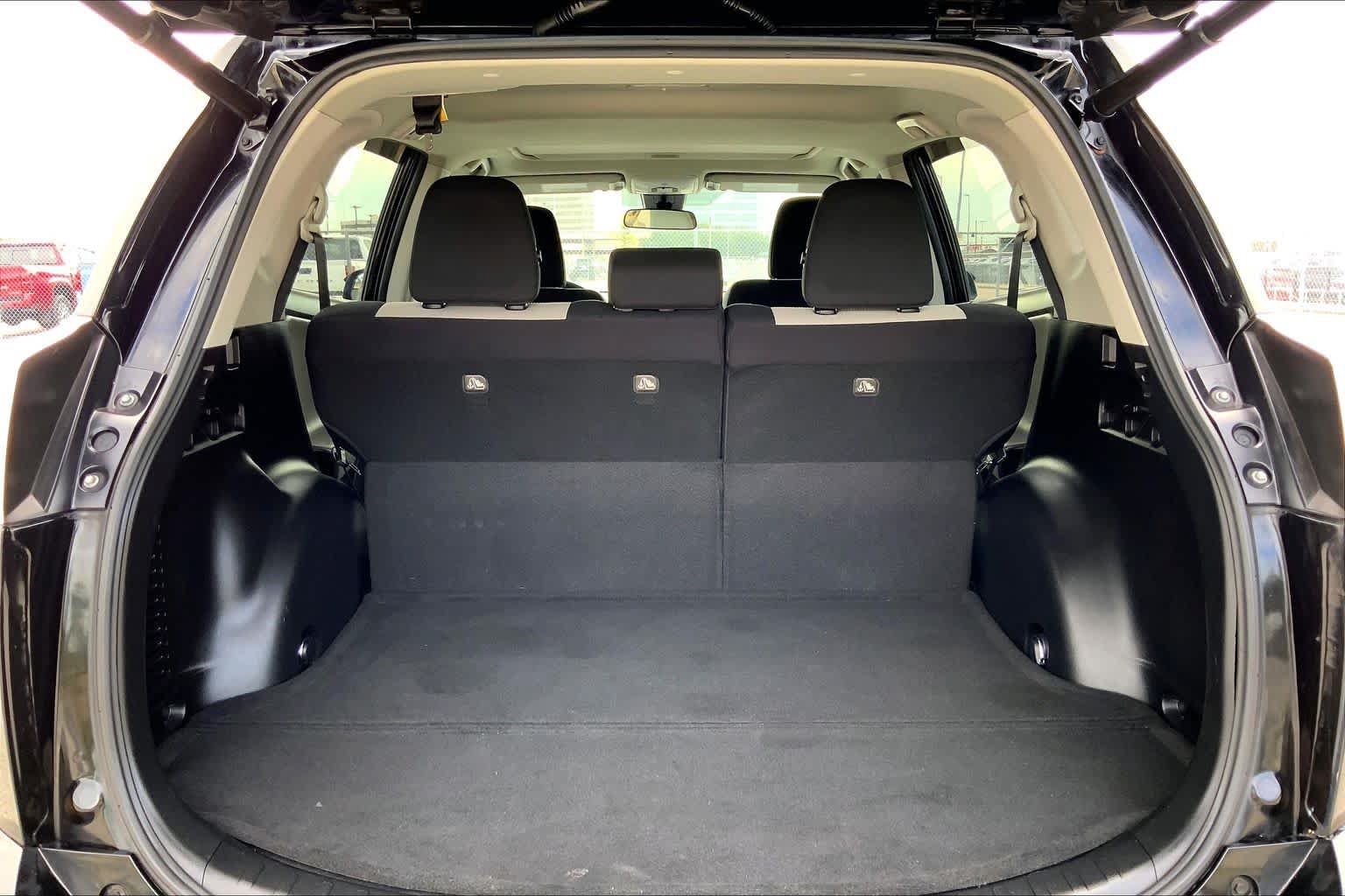 Used 2017 Toyota RAV4 XLE FWD image 34