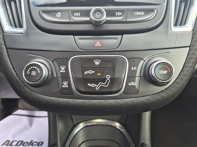 Used 2017 Chevrolet Malibu LT FWD image 27