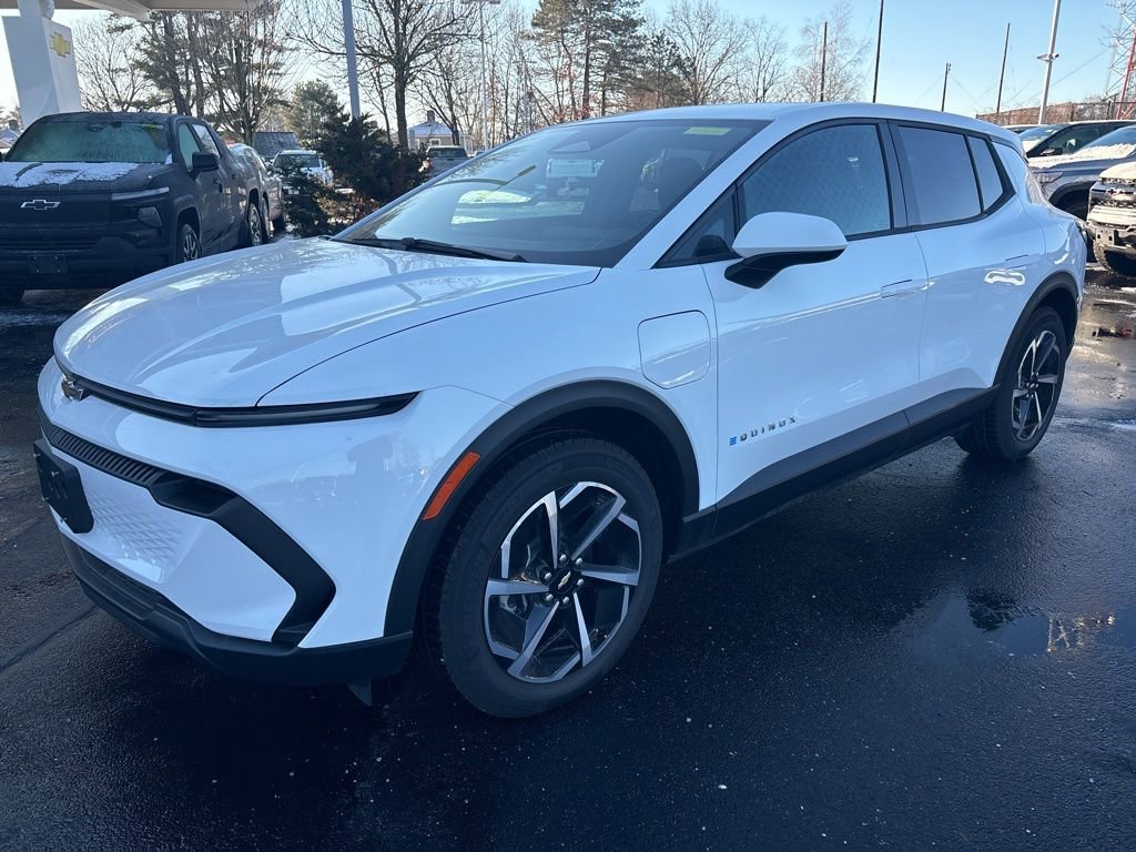 New 2026 Chevrolet Equinox EV LT image 3