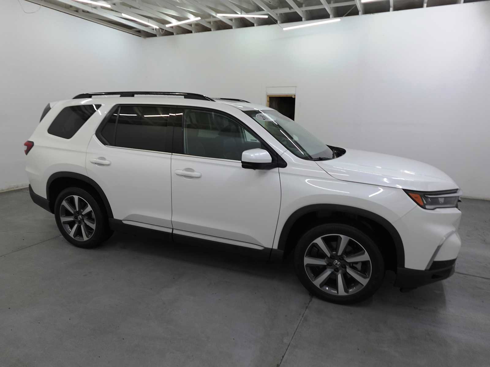 Certified 2025 Honda Pilot Elite image 4