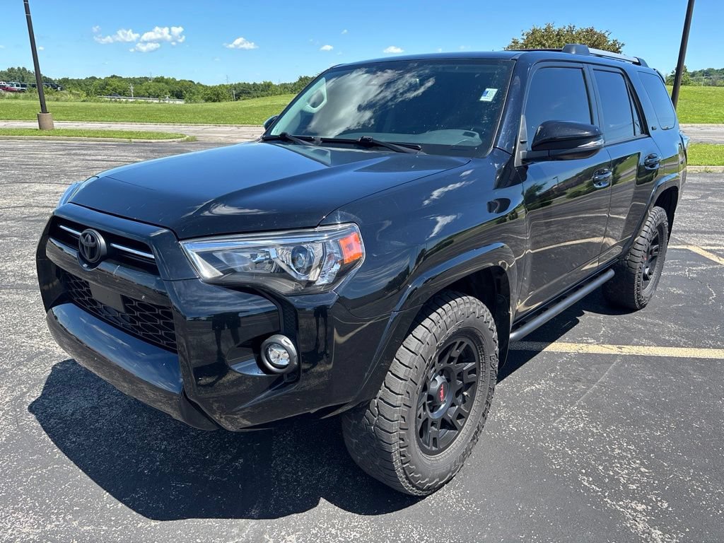 Used 2021 Toyota 4Runner SR5 Premium w/ Moonroof Package AWD/4WD image 1