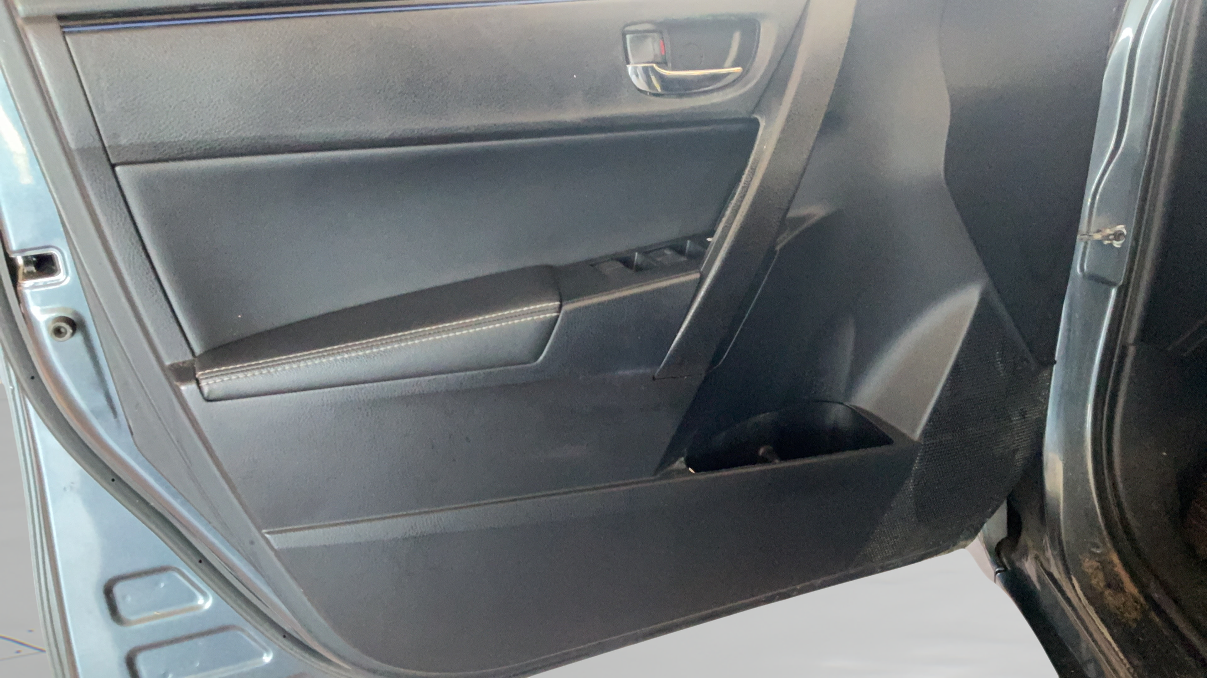 Used 2017 Toyota Corolla SE FWD image 21