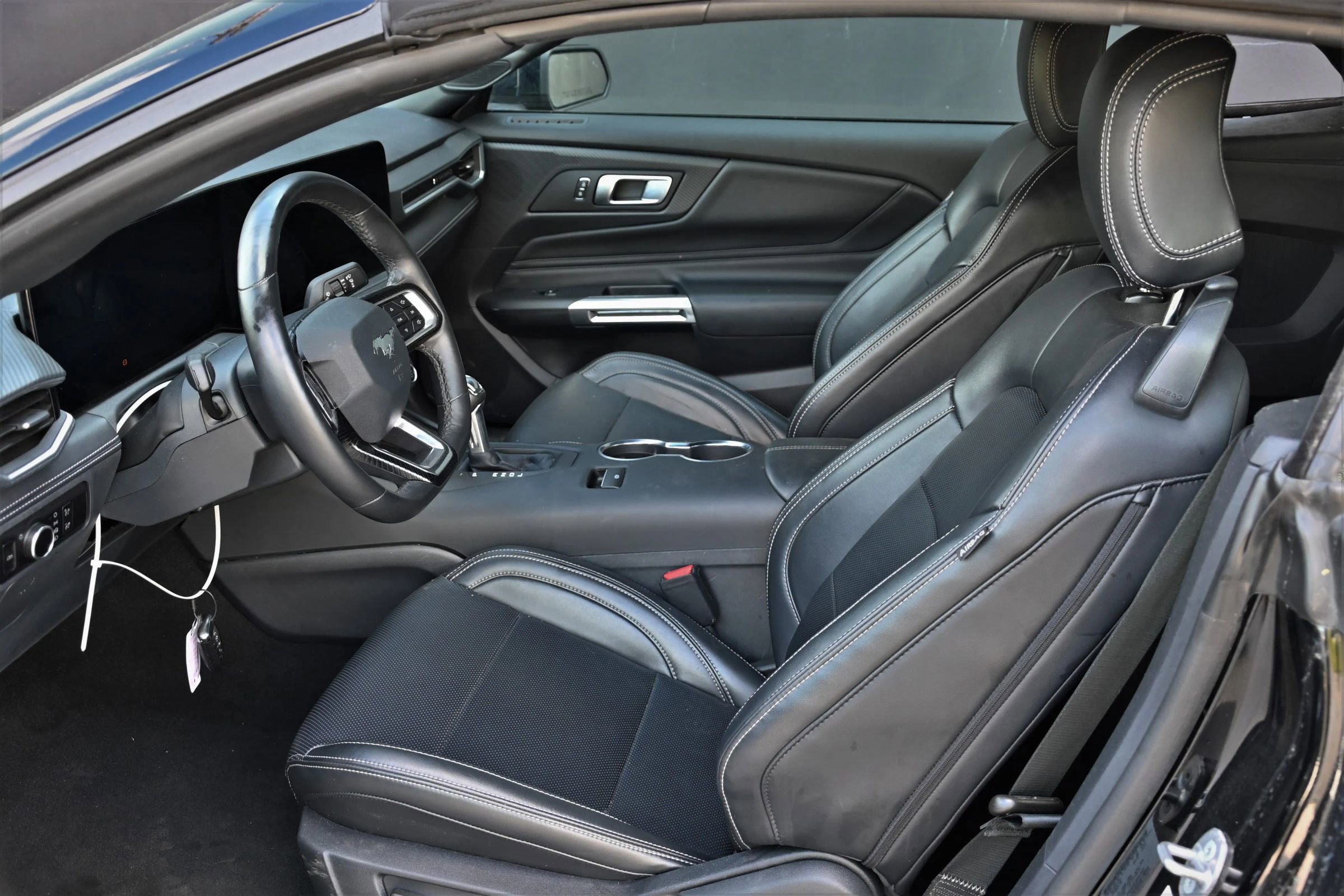 Used 2025 Ford Mustang Premium RWD image 15
