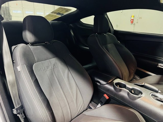 Used 2019 Ford Mustang EcoBoost image 28