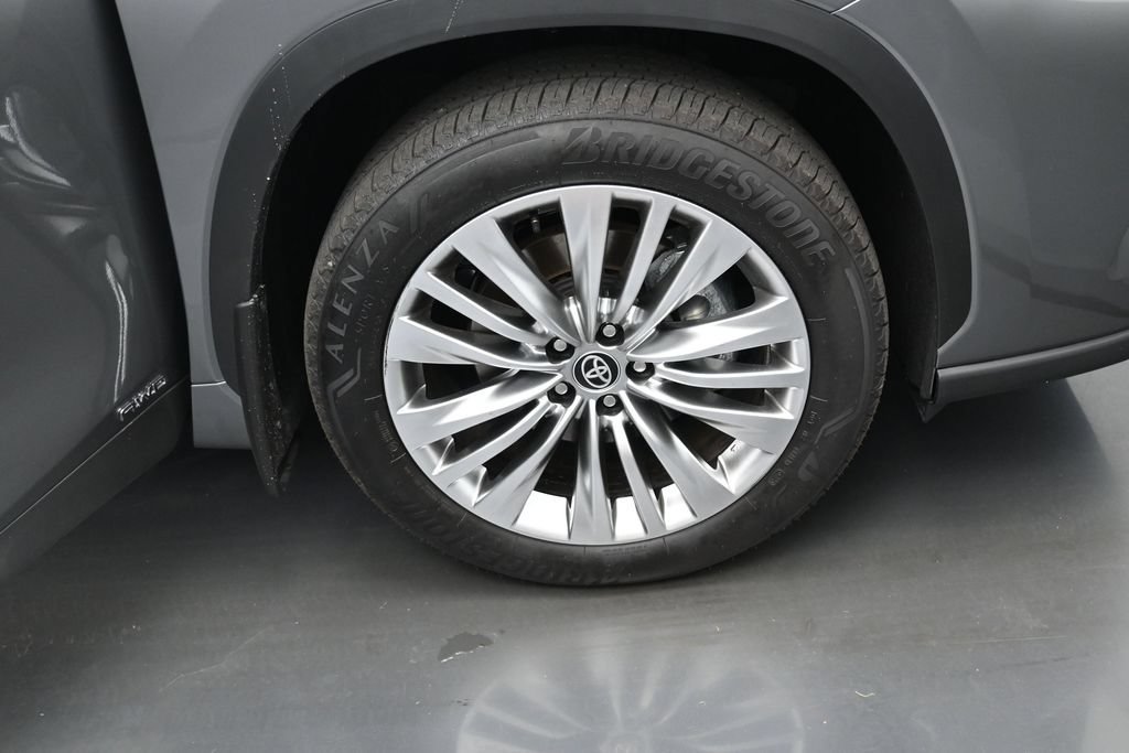 Certified 2026 Toyota Highlander Platinum AWD/4WD image 42