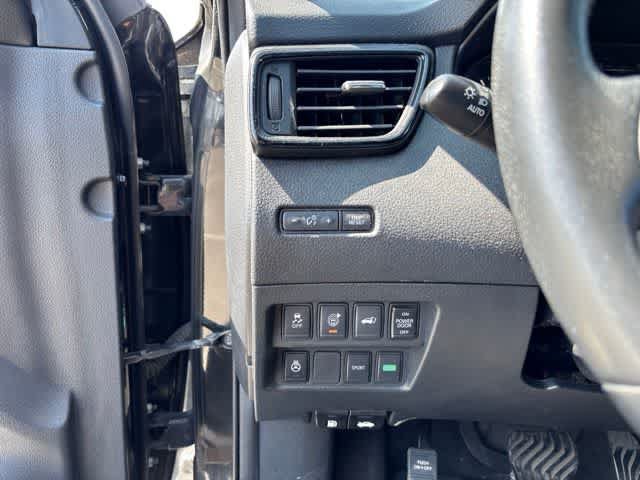 Used 2017 Nissan Rogue SV w/ SV Premium Package FWD image 10