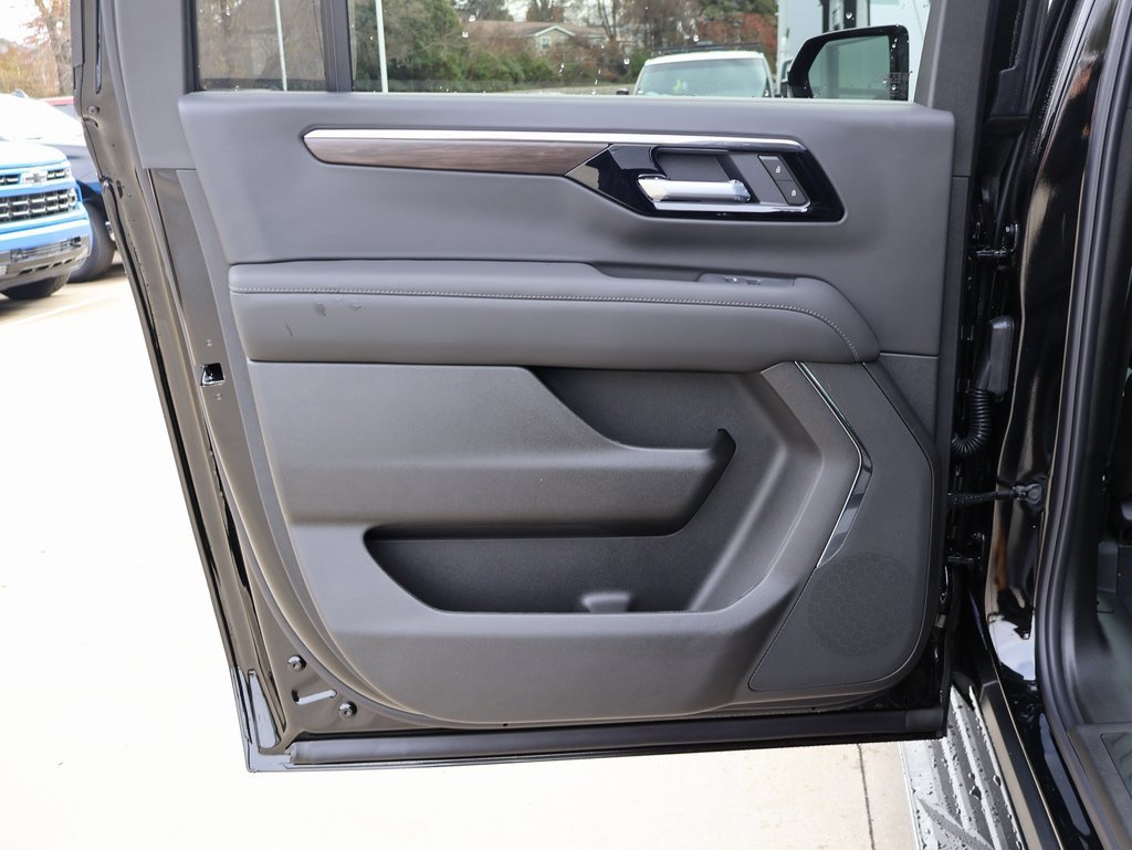 New 2026 Chevrolet Suburban LS image 26