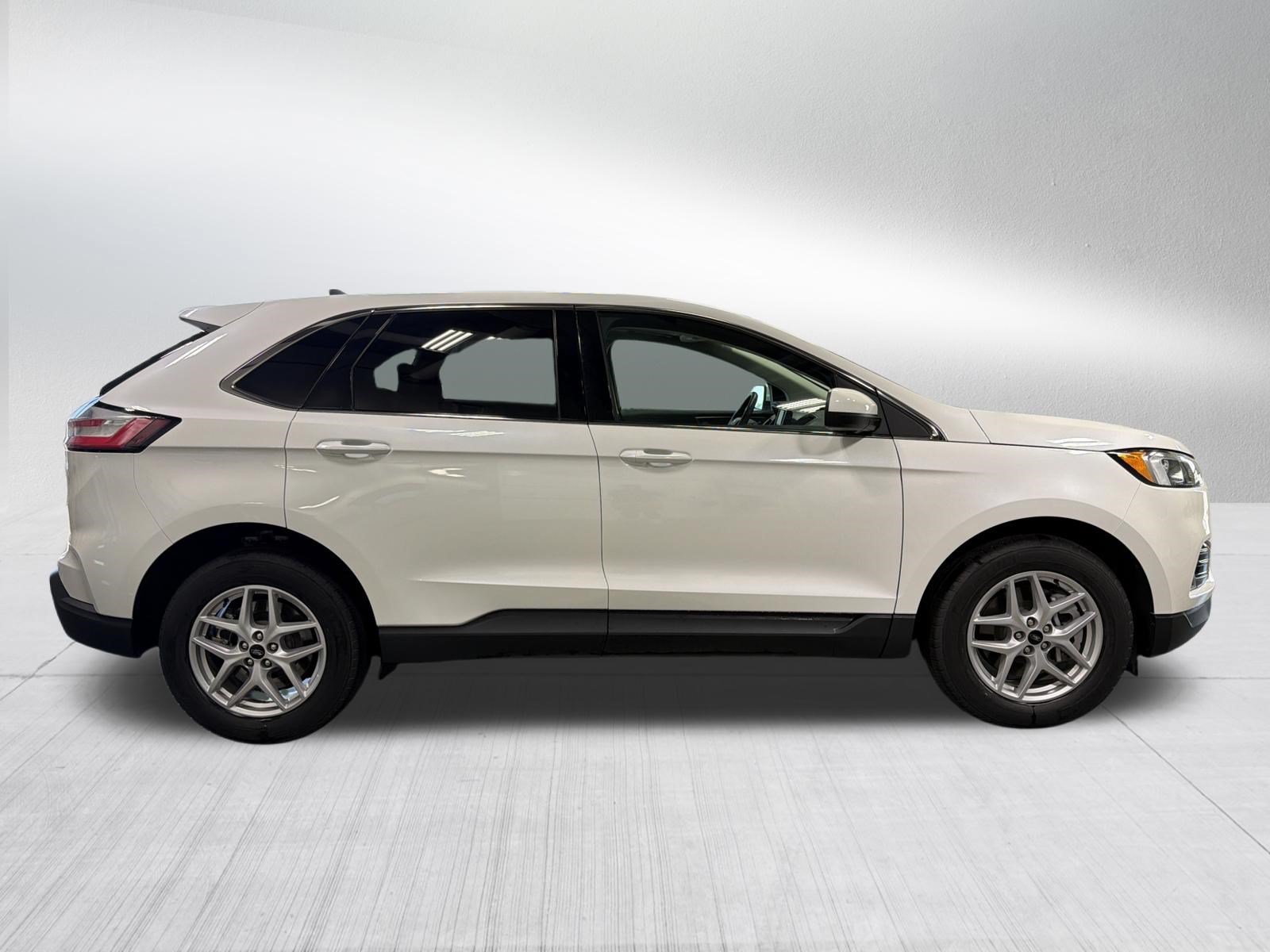 Used 2024 Ford Edge SEL w/ Convenience Package AWD/4WD image 8