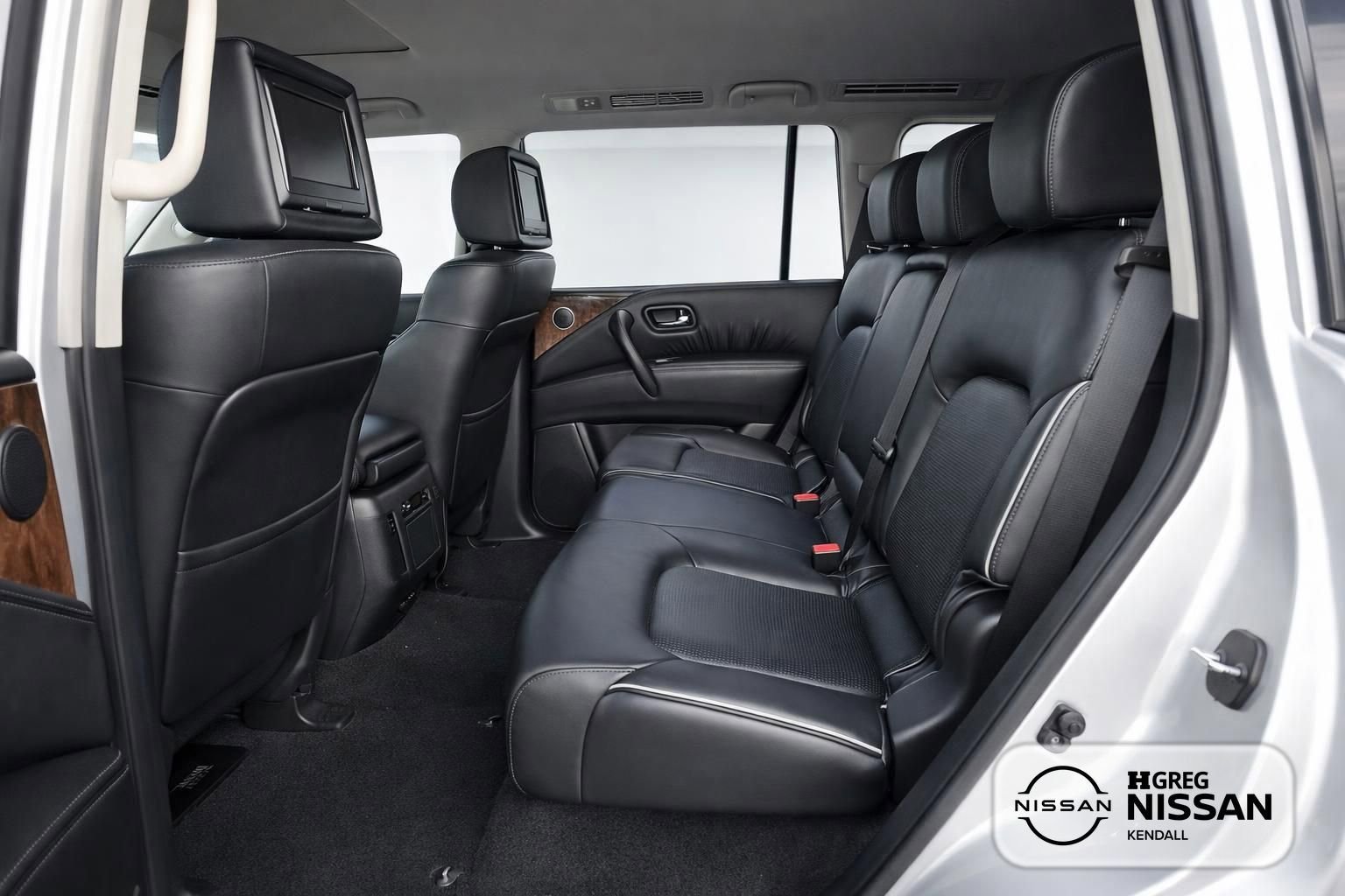Used 2017 INFINITI QX80 4WD w/ Driver Assistance Package image 13
