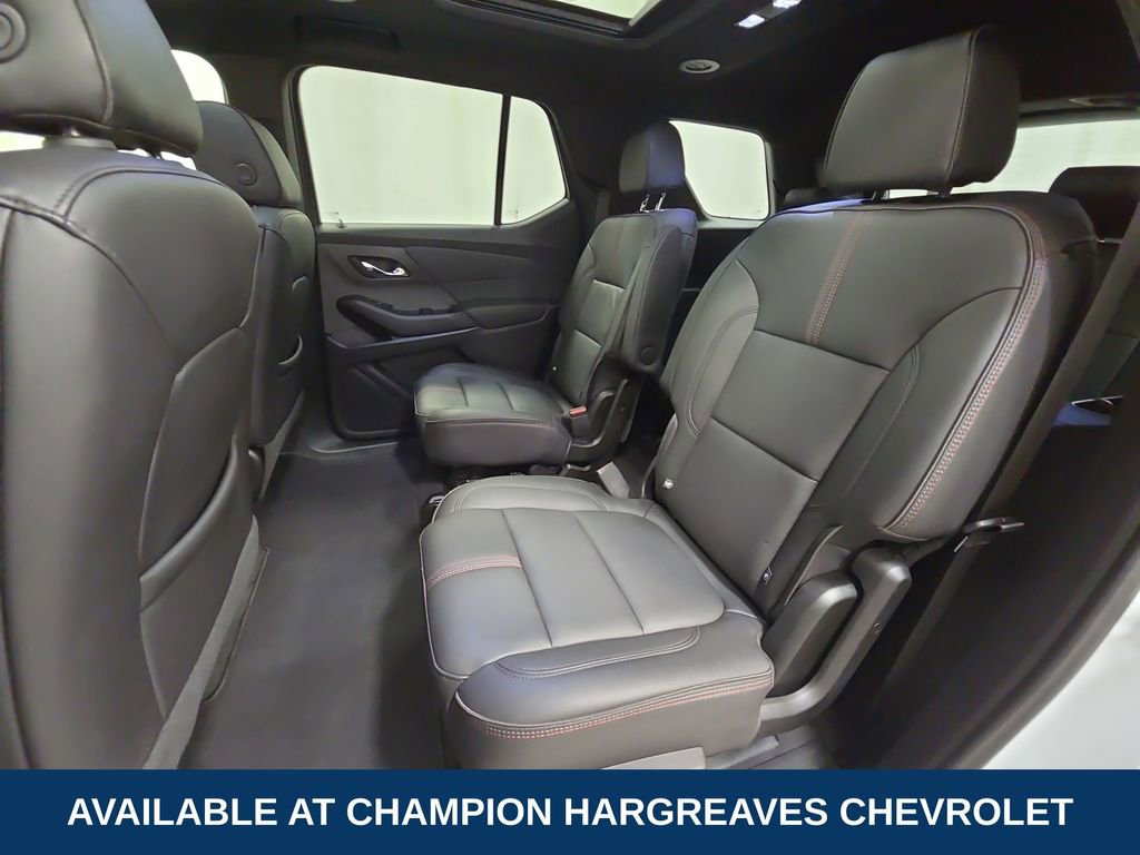 Used 2023 Chevrolet Traverse RS image 33