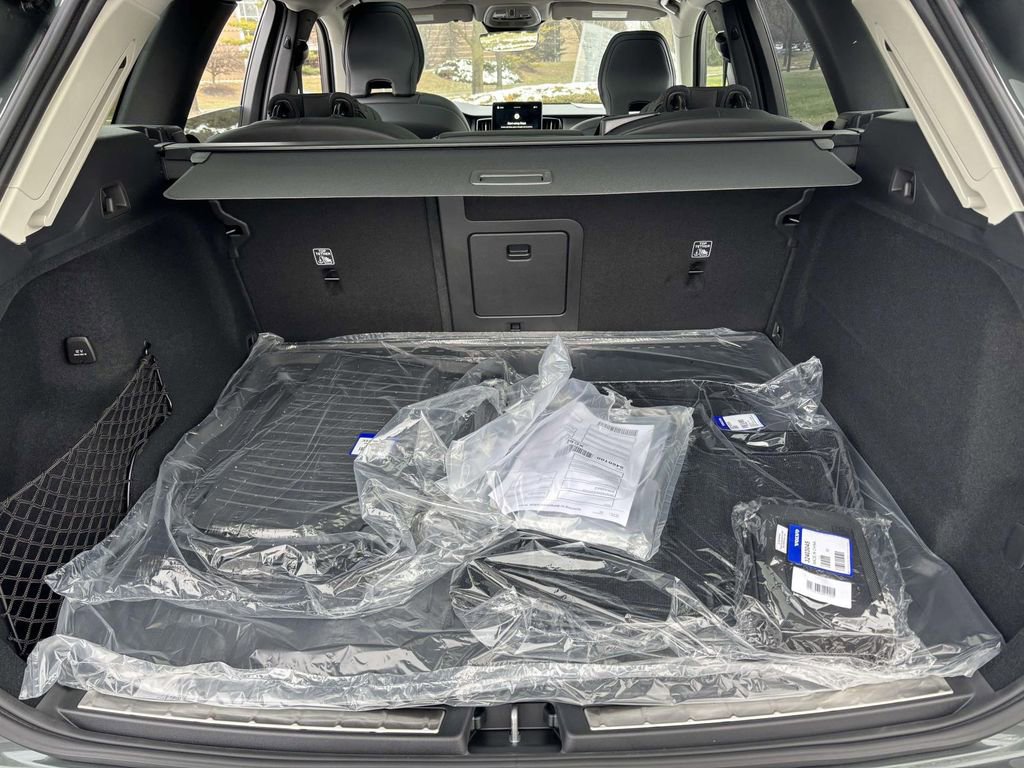 New 2026 Volvo XC60 B5 Ultra w/ Protection Package Premier image 9