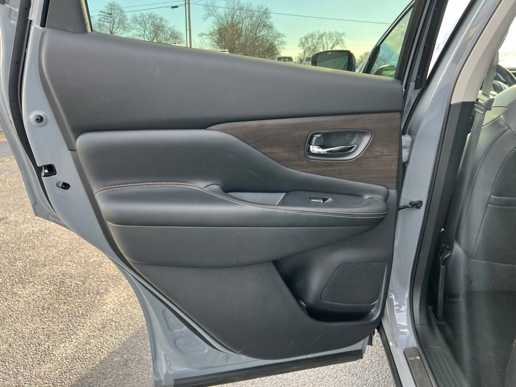 Used 2024 Nissan Murano Platinum w/ Cargo Package image 15