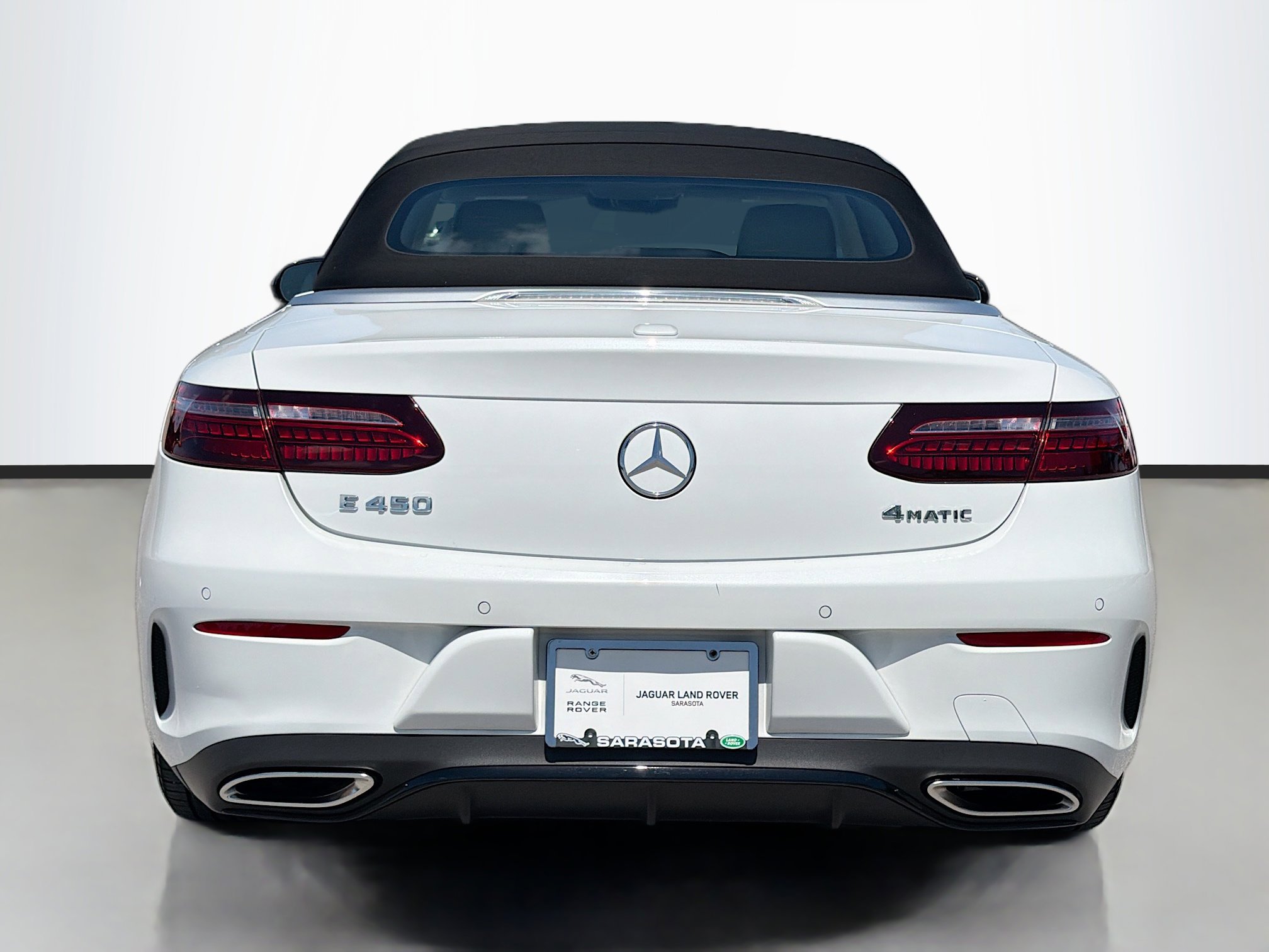 Used 2023 Mercedes-Benz E 450 4MATIC Cabriolet image 4