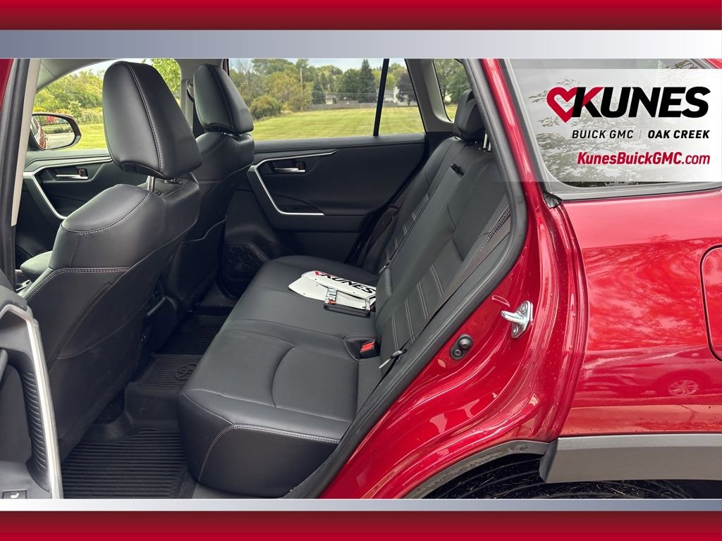 Used 2020 Toyota RAV4 Limited image 25