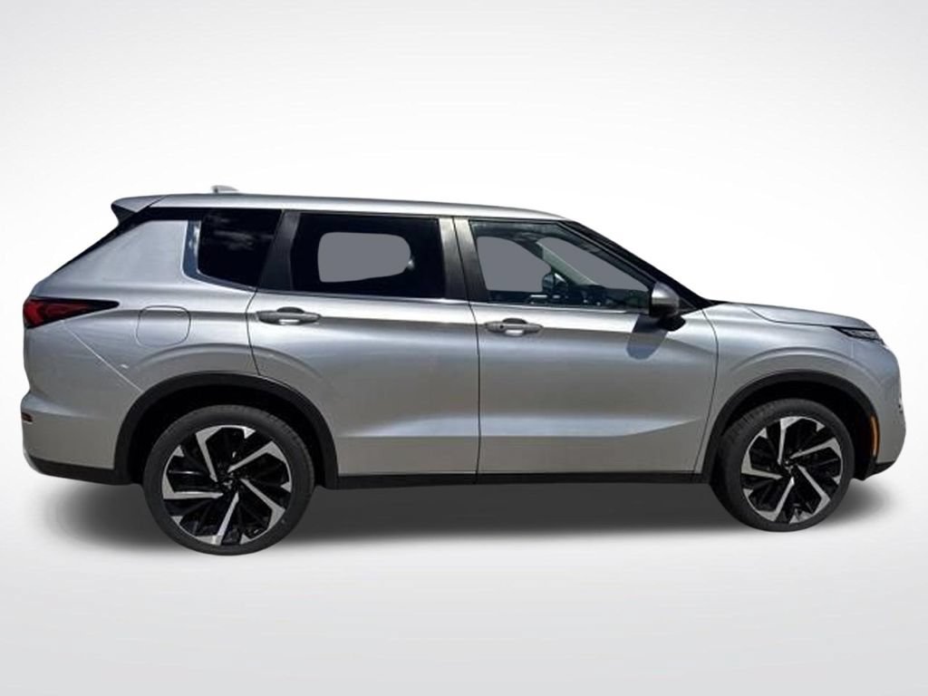 Used 2022 Mitsubishi Outlander SE AWD/4WD image 18