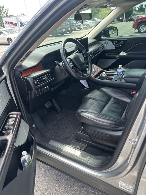 Used 2022 Lincoln Aviator Grand Touring w/ Equipment Group 301A AWD/4WD image 8