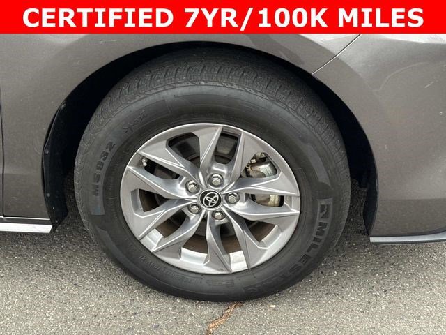 Used 2024 Toyota Sienna XLE image 7