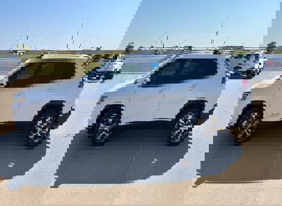 Used 2021 Jeep Cherokee Limited w/ Elite Package image 8