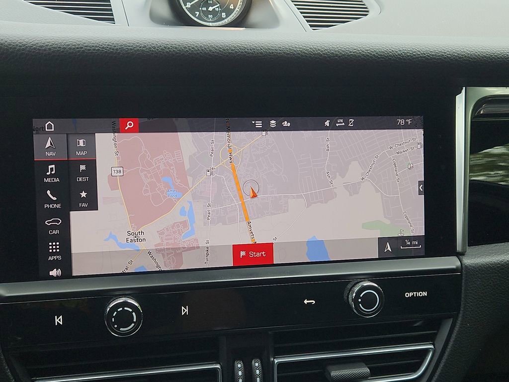 Used 2023 Porsche Macan image 9