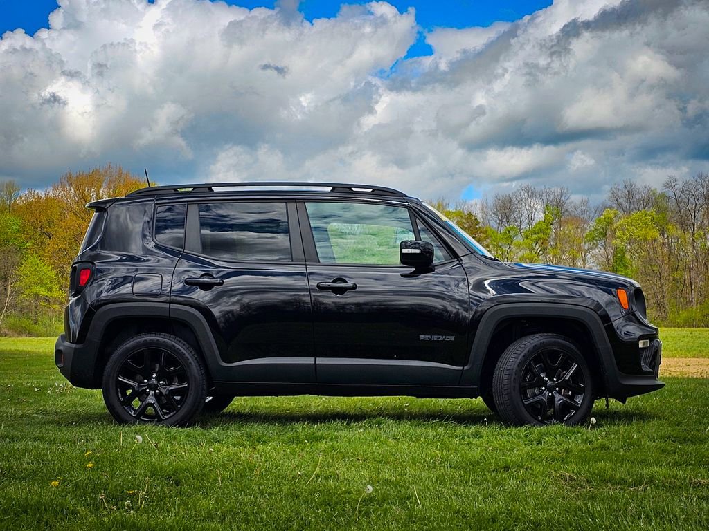 Certified 2022 Jeep Renegade Altitude w/ Convenience Group AWD/4WD image 2