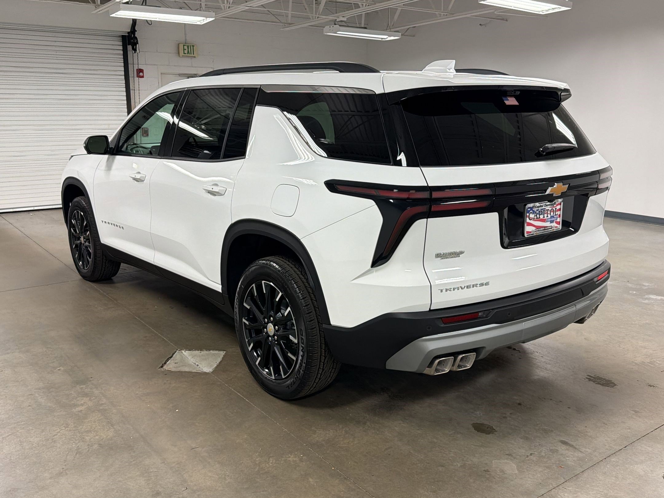New 2026 Chevrolet Traverse LT w/ Sun and Wheel Package image 3