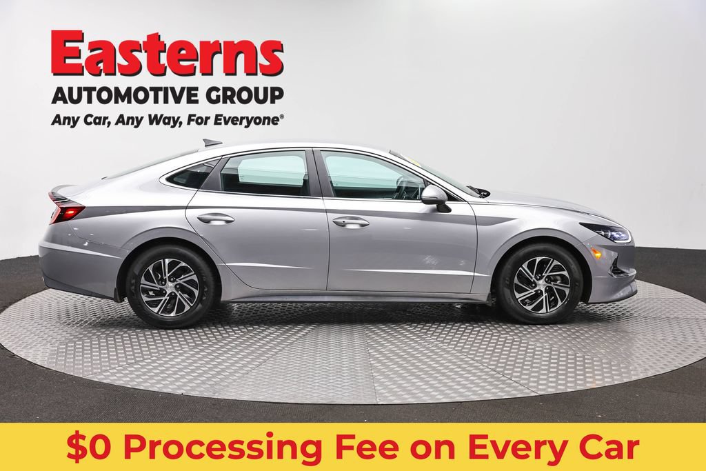 Used 2023 Hyundai Sonata Blue FWD image 4