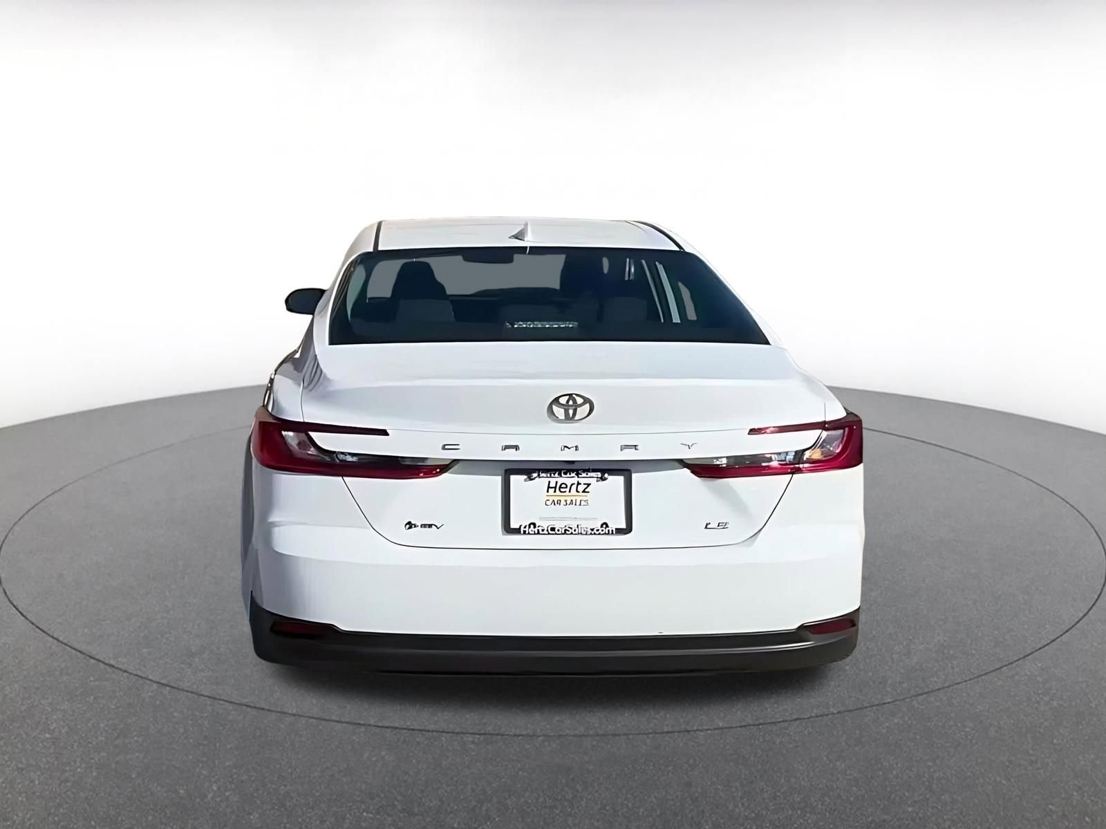 Used 2025 Toyota Camry LE image 11