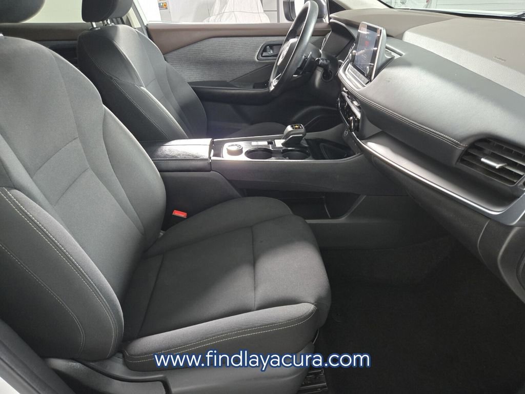 Used 2023 Nissan Rogue S image 16