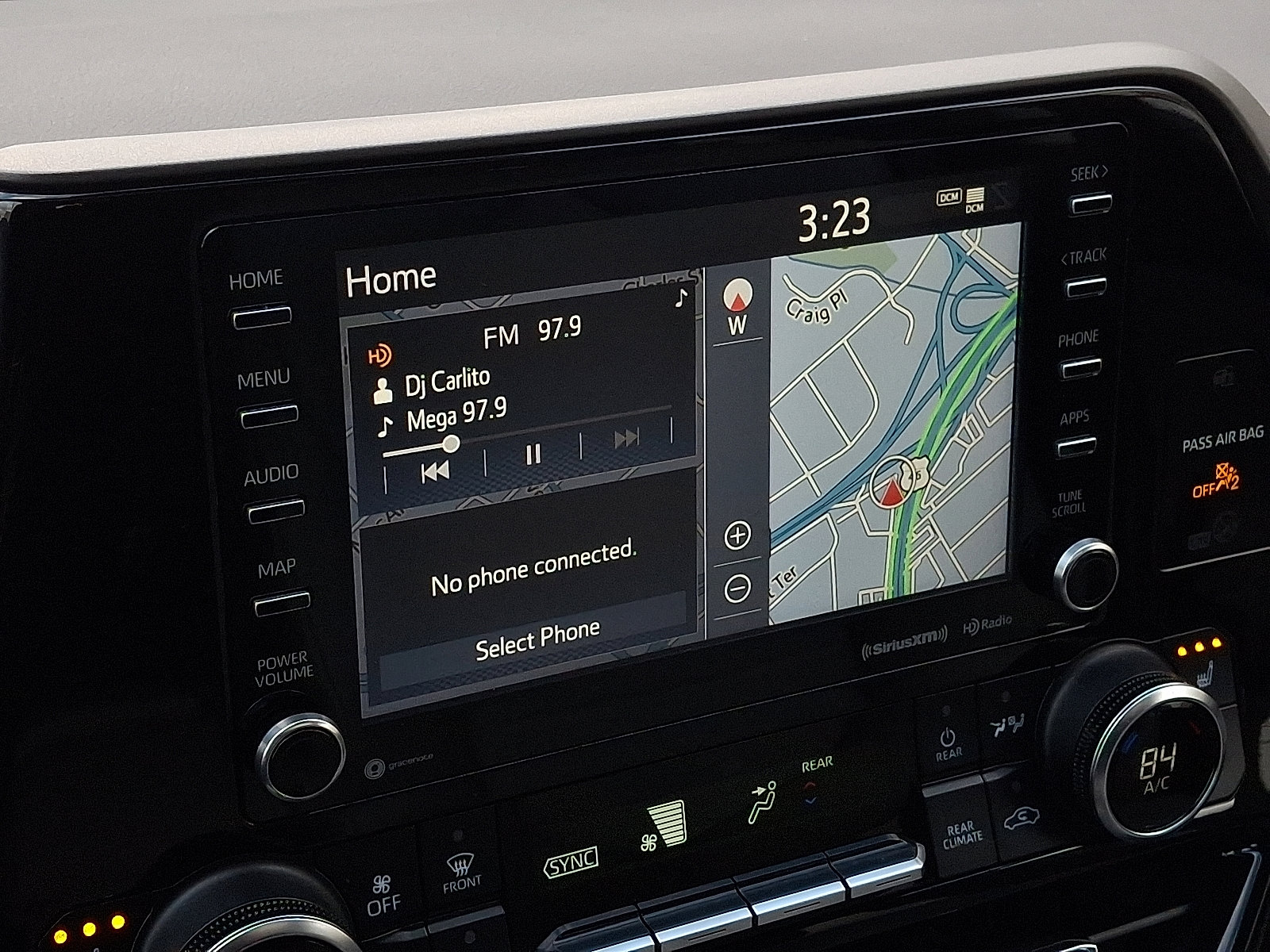 Used 2022 Toyota Highlander XLE image 17