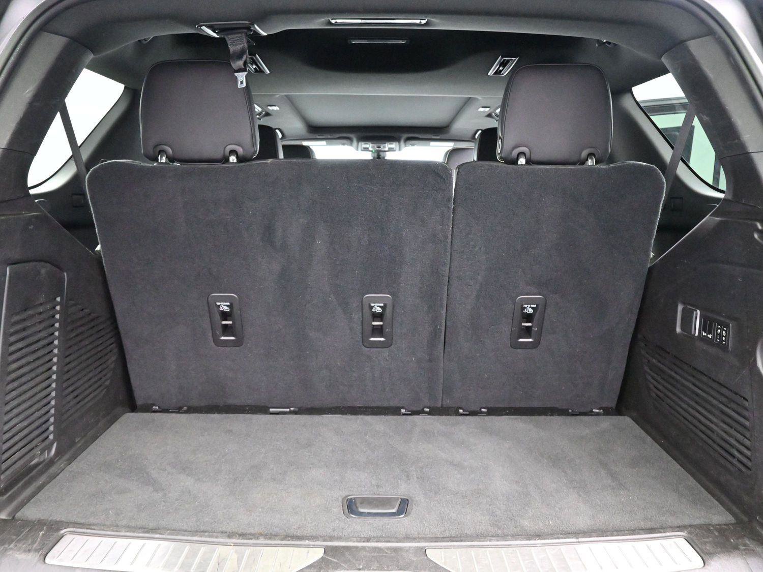 Used 2021 Chevrolet Tahoe Premier w/ Premium Package image 10