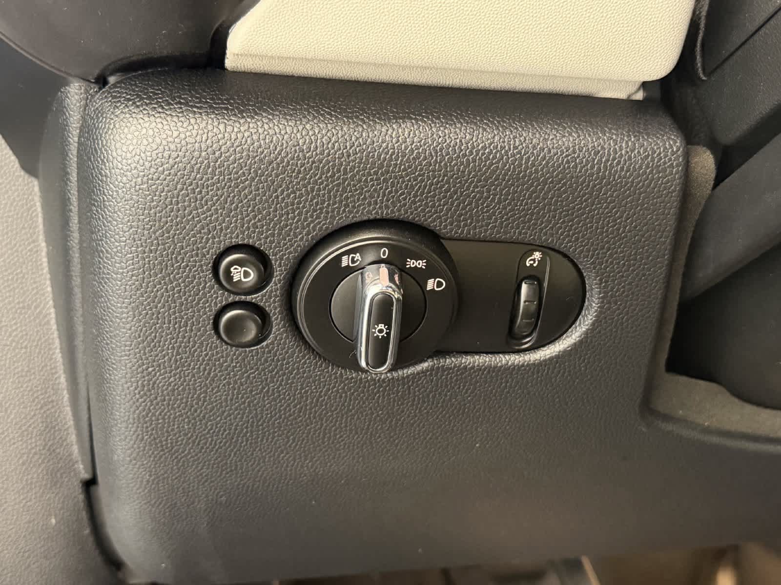 Used 2024 MINI Cooper S w/ Signature Upholstery Package FWD image 15