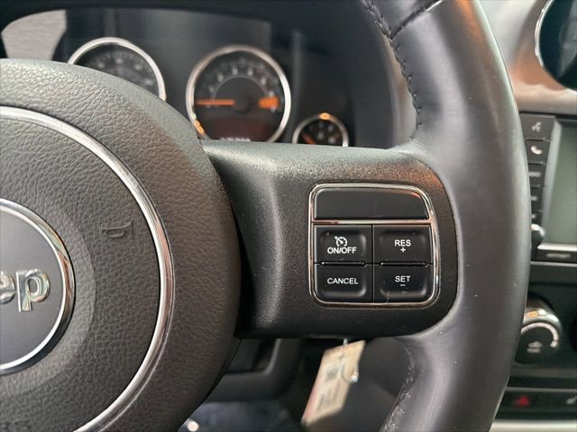 Used 2014 Jeep Compass Latitude w/ Sun/Sound Group image 11