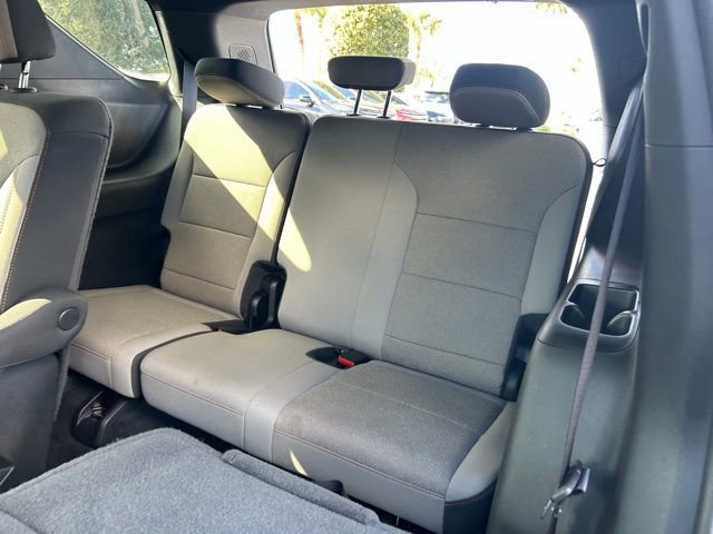 Used 2025 Chevrolet Traverse LT image 16