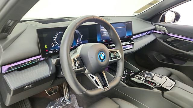 Used 2026 BMW 550e xDrive image 20