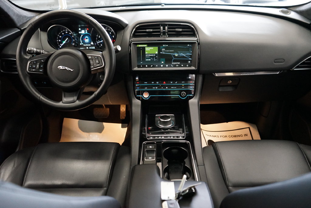 Used 2020 Jaguar F-PACE Premium AWD/4WD image 40