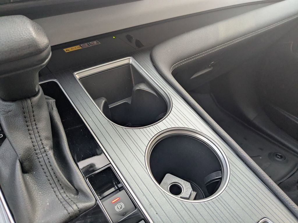 Used 2025 Toyota Sienna LE image 20