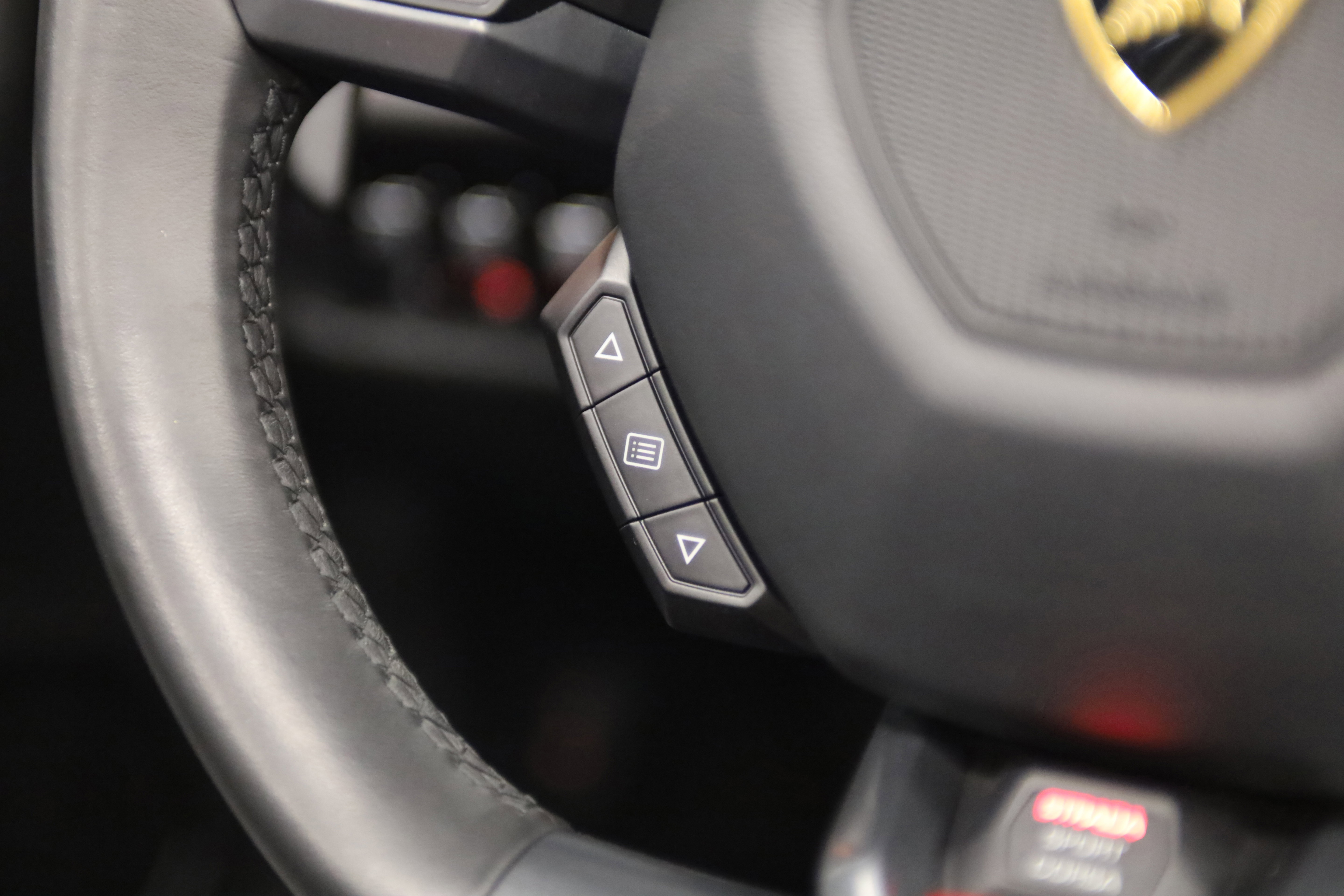 Used 2016 Lamborghini Huracan LP 610-4 image 25