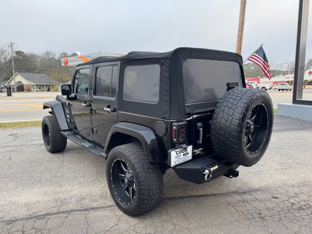 Used 2014 Jeep Wrangler Unlimited Sahara image 8