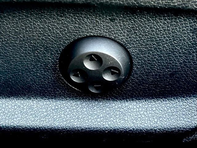 Used 2015 Mercedes-Benz C 300 Sedan image 23