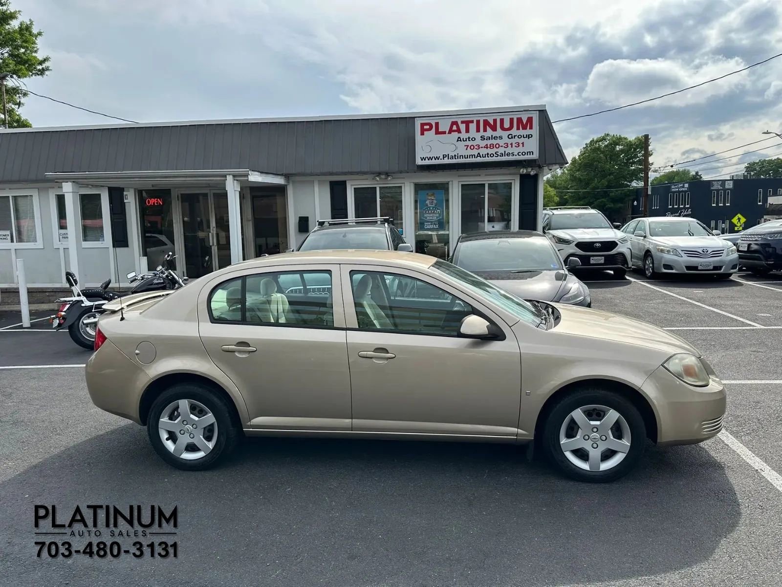 Used 2008 Chevrolet Cobalt LT FWD image 2