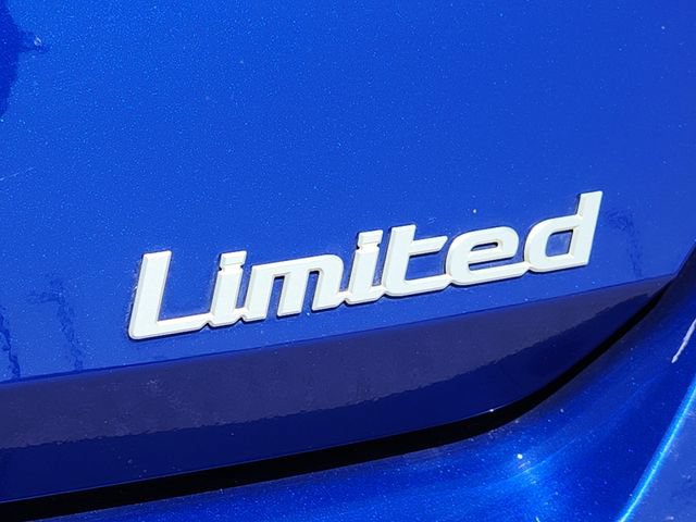 Used 2025 Hyundai Elantra Limited FWD image 12