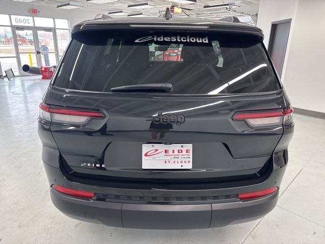 Used 2023 Jeep Grand Cherokee L Laredo image 9