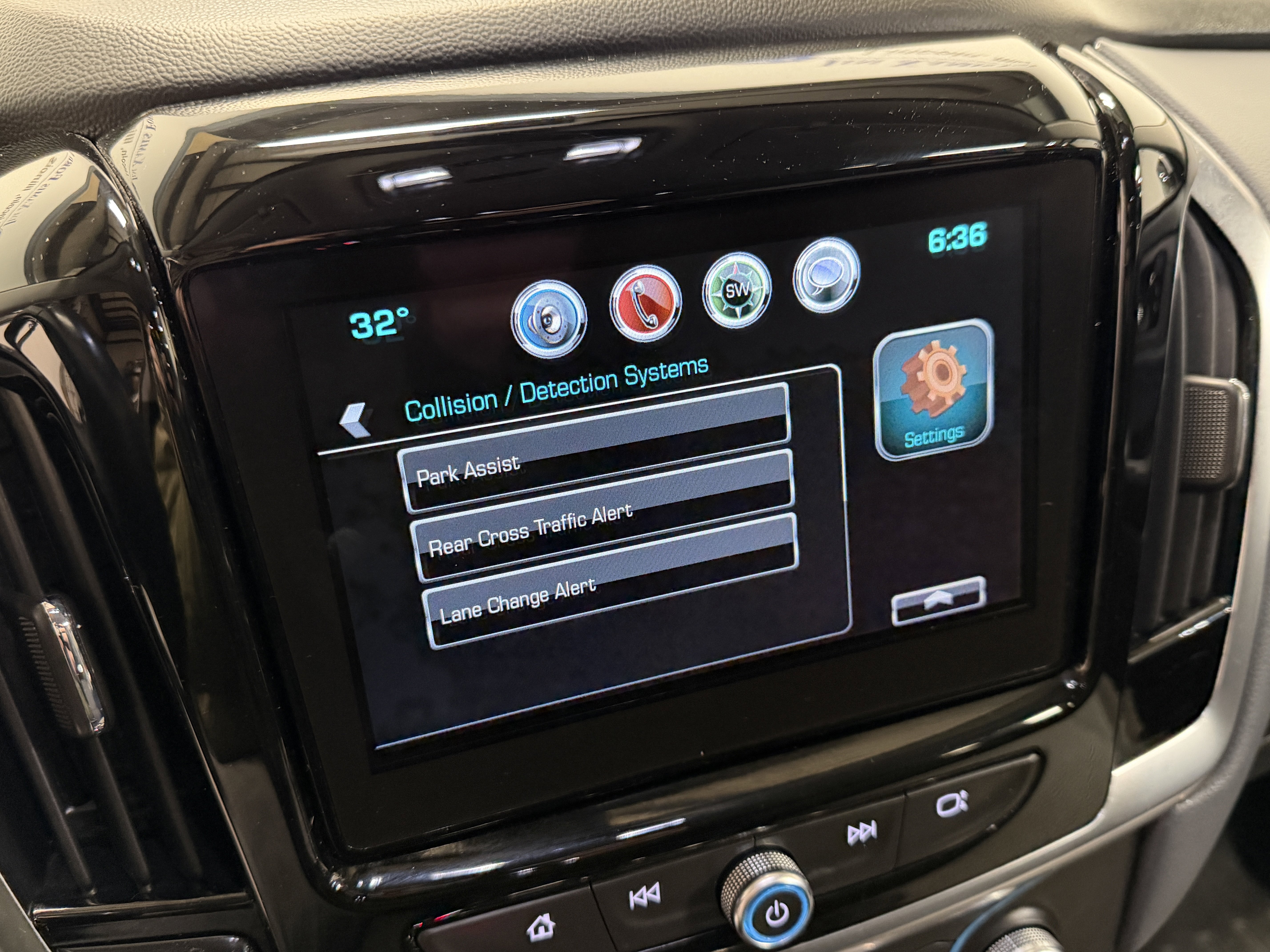 Used 2019 Chevrolet Traverse LT image 10