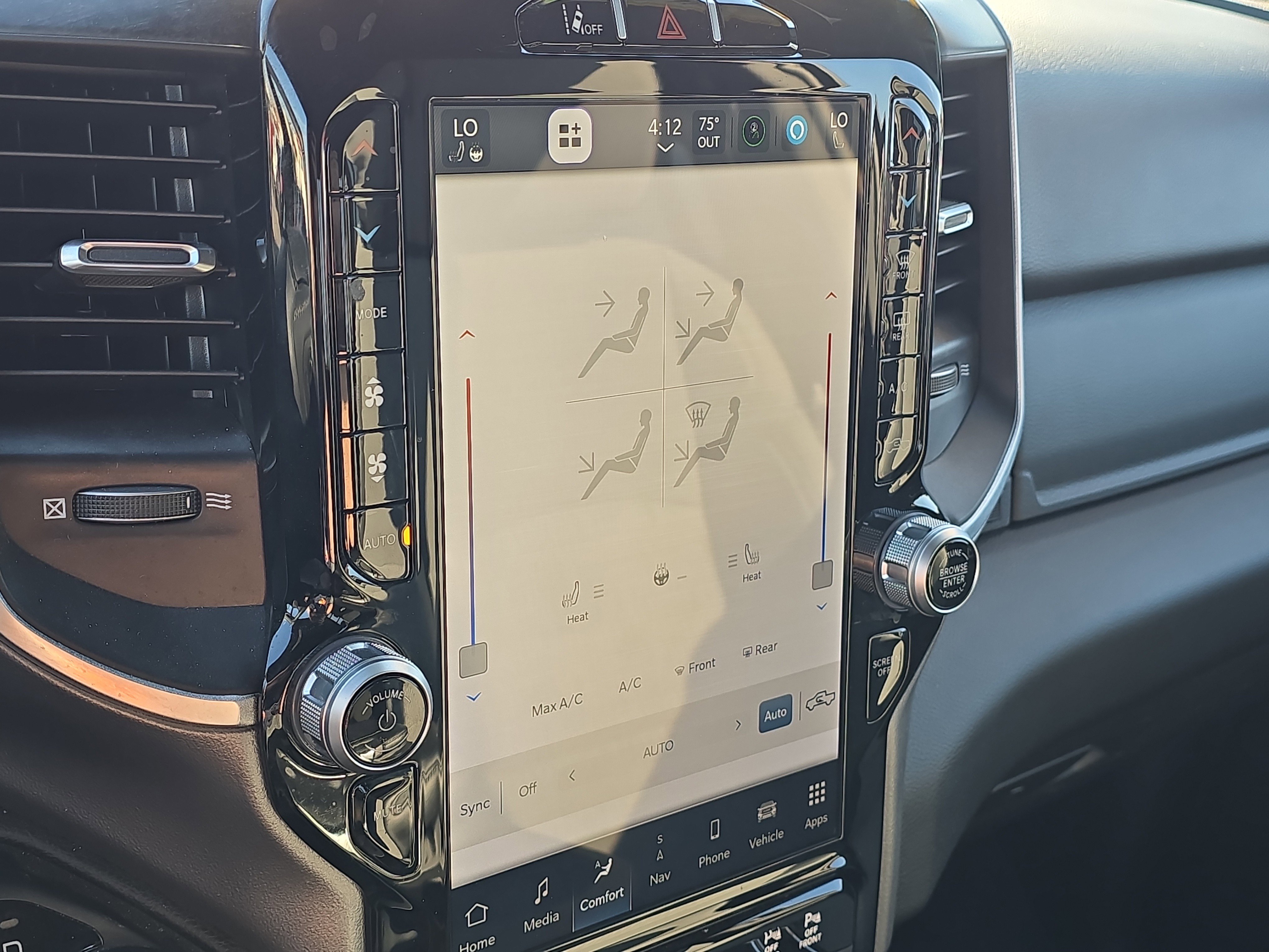 Used 2024 RAM 2500 Big Horn w/ Safety Group image 18