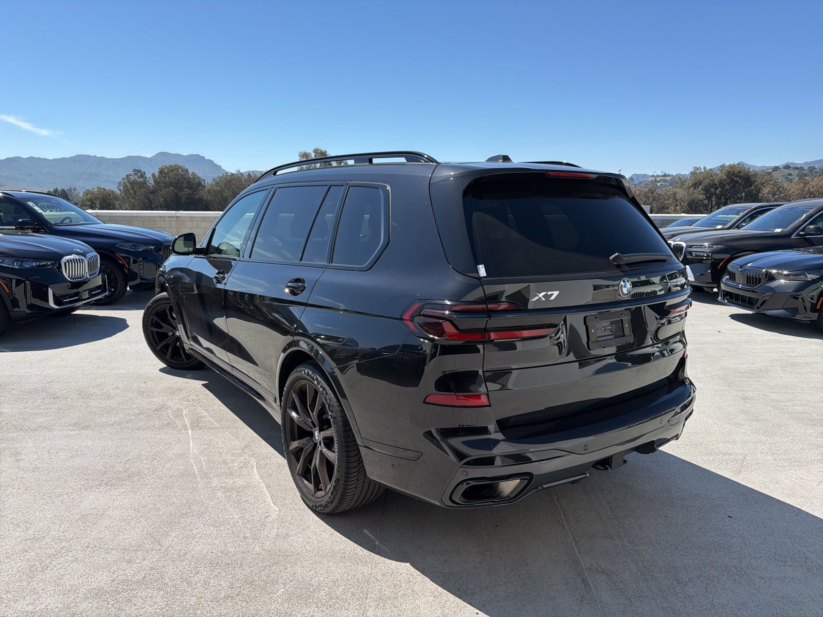 Certified 2024 BMW X7 xDrive40i w/ M Sport Package image 2