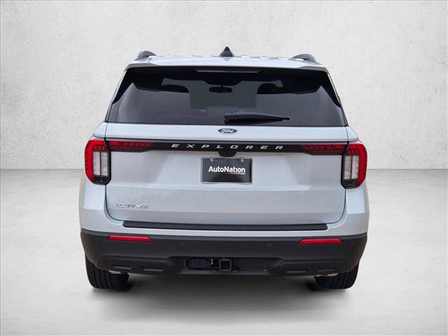 New 2026 Ford Explorer Active RWD image 8